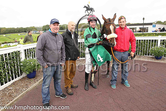 01st Double Take and C M Collins ( 4 , emerald green, black diamond ) Trainer - Philip O?Connor , Owner - Philip O?Connor