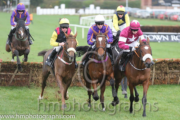 06 Guitar Pete and P Carberry - - 06th (1 ,dark blue, yellow diamond sleeves ) Trainer - D T Hughes