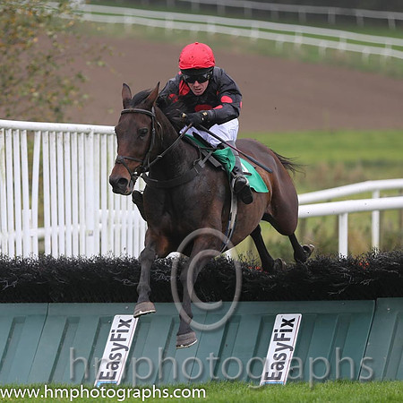 01 SomethingPrecious and D J Howard - - 01st (8 ,Black, three red spots ) Trainer - Daniel Howard