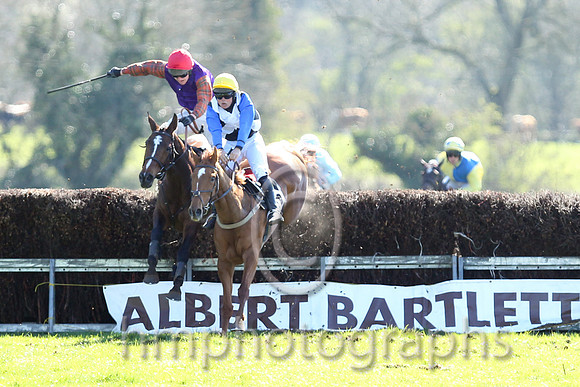 02nd Steel's Cotton ( 13 )  N McParlan - Trainer : I R Ferguson - violet, royalstewart tartan sleeves, red cap  01st Kinnacally ( 10 )  P Power - Trainer : Paul McAleese - black, white cross belts