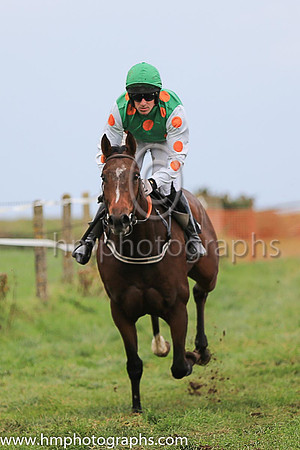 01st TALKISCHEAP and B O'Neill ( 2 ,emerald green, orange spots ) Trainer: Donnchadh Doyle,, Owner : Syndicate Monbeg