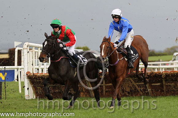 13 Run sally Run & K M Smith - 13th (15, emerald green, red sash) & 10 Truly Genius & S G McDermott - 10th (2, royal blue , yellow seams) - FT8E0271-Edit-84