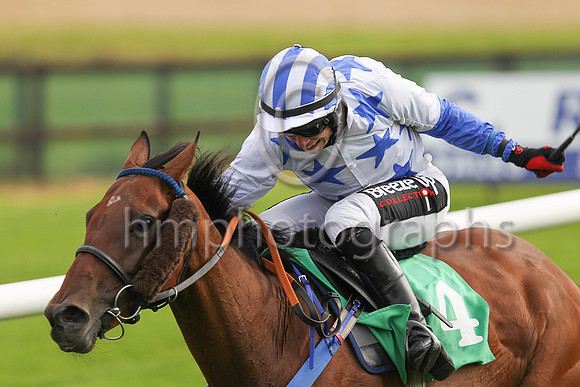 01st Tranquil Magic and J J Slevin ( 4 , white, blue stars ) Trainer - C Bowe , Owner - J J Devaney