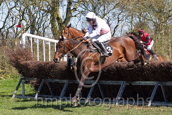 01st Kinley ( 13 )  N McParlan - Trainer : I R Ferguson - pink, black hollow box