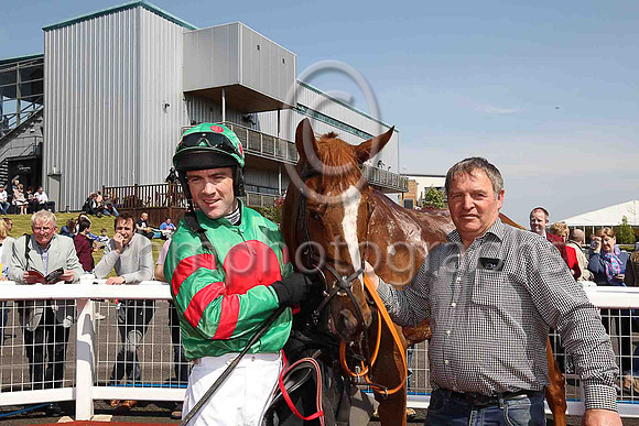 01st Ornua and B T O?Connell ( 13 , green, red disc ) Trainer - H de Bromhead , Owner - John J Phelan , Syed Momin