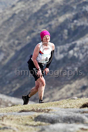 Mandy Goth - Todmorden Harriers - 143rd, 29th woman in 4.19.57 FT8E1931-e