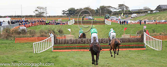 01st TALKISCHEAP and B O'Neill ( 2 ,emerald green, orange spots ) Trainer: Donnchadh Doyle,, Owner : Syndicate Monbeg