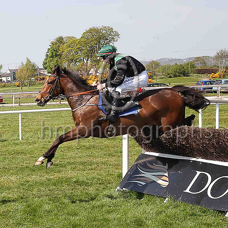 09th Artic Milan and G N Fox ( 9 , black, emerald green sash ) Trainer - L Lennon , Owner - Liam Lennon