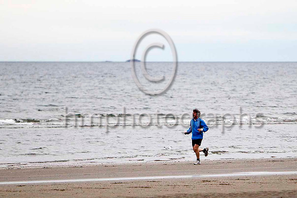 Jogging on Laytown Beach 2011 - FT8E4415-e
