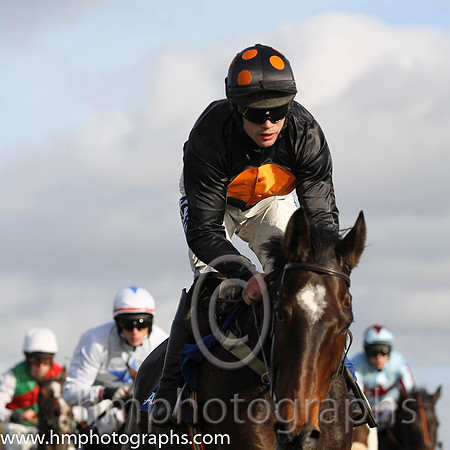 01 The King of Brega & R C Colgan - winner (12, black, orange disc) - FT8E9904-37