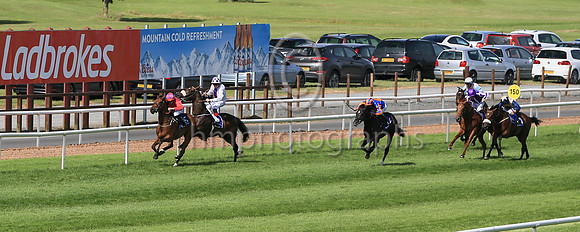 01st Urban Oasis (6 red, blue seams ) Jockey: Jamie Powell7 , Trainer: John James Feane