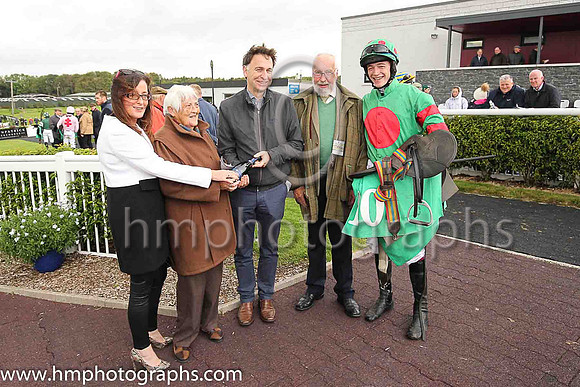 01st Show And Go and D J Mullins ( 10 , emerald green, red disc ) Trainer - H de Bromhead , Owner - John J Phelan