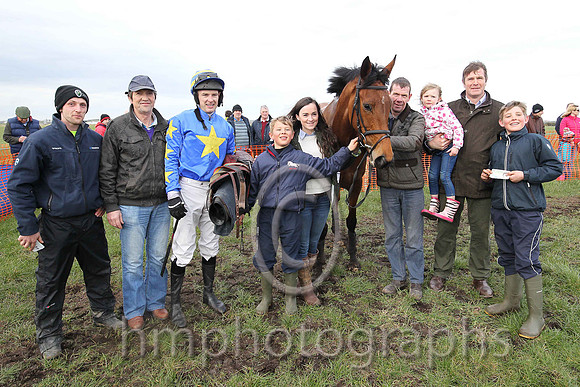01st HAYLEY BELLE and M J O'Hare ( 6 , ROYAL BLUE,yellow star; royal blue,yellow stars sleeves; royal blue  yellow hooped cap ) Trainer: J.G. Cosgrave,, Owner : Ian W. Moore
