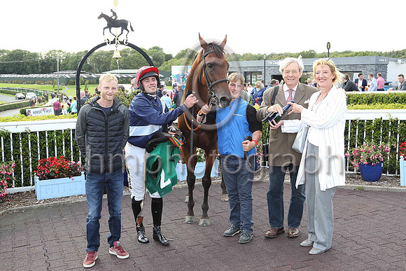 01st Slippery Serpent and Mr B 'Neill ( 2 , black, white cross sash ) Trainer - E J O'Grady , Owner - Mrs E J O'Grady