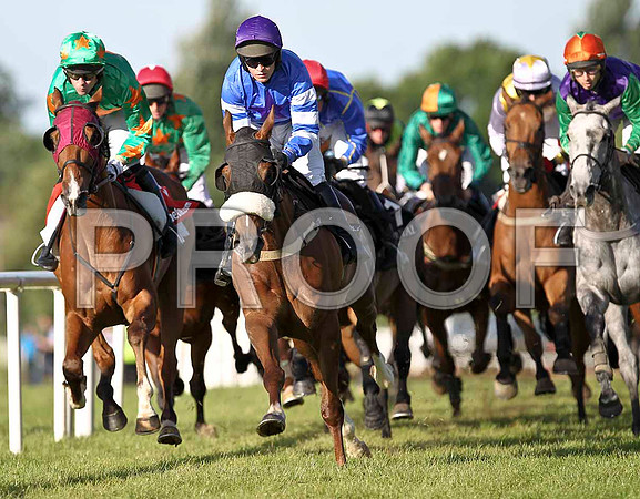 R4 at 7:20pm - Baily Bridge (left Green Hat) 8th, King High (Green red hat) winner, Benificialhussey (blue) 13th- FT8E1022-e