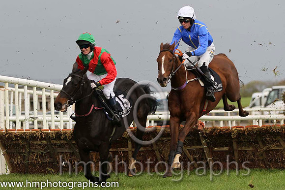13 Run sally Run & K M Smith - 13th (15, emerald green, red sash) & 10 Truly Genius & S G McDermott - 10th (2, royal blue , yellow seams) - FT8E0270-Edit-82
