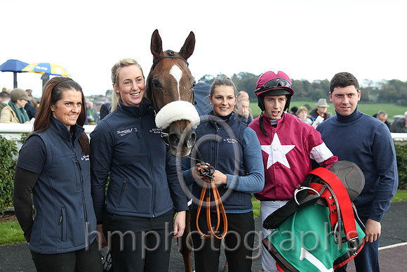 01st Altiepix (FR) ( 1 , maroon, white hoop ) and B.J. Cooper - Trainer : Gordon Elliott - Owner : Gigginstown House Stud