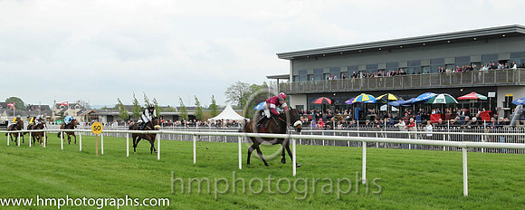 01 Officer Cadet & Ms N Carberry - winners (8, maroon, white star) - CU2D1842-23