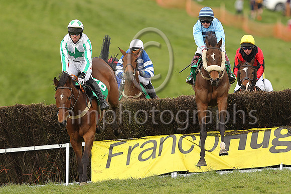 01st ISLE ROAD and Derek O'Connor ( 6 , WHITE,green star; white  green striped sleeves; white cap,green diamonds ) Trainer: Jason Cairns , Owner : Frank McClean