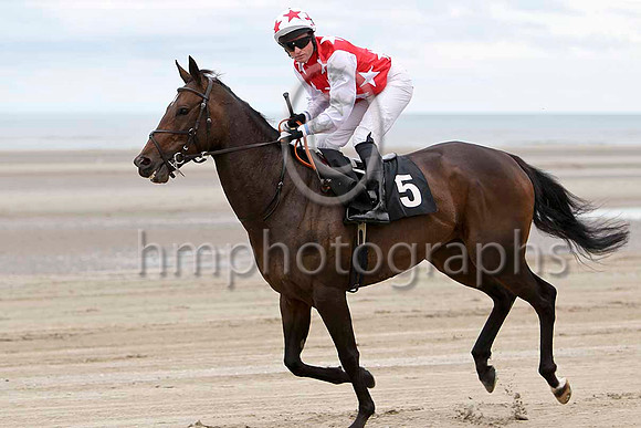 Bank on Black 9th, Jockey J A Hefferman - FT8E4071-e