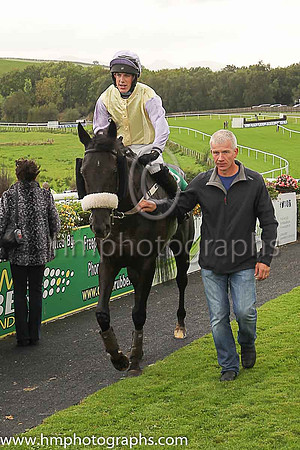 01st Mister To Mister and Brian Hayes ( 8 , yellow, mauve sleeves ) Trainer - B Arthey , Owner - C Gault