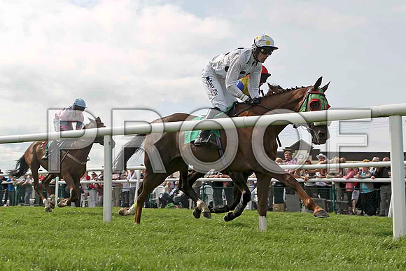 Casadie 5th, Jockey Andrew J McNamara in the lead  - FT8E3060-e