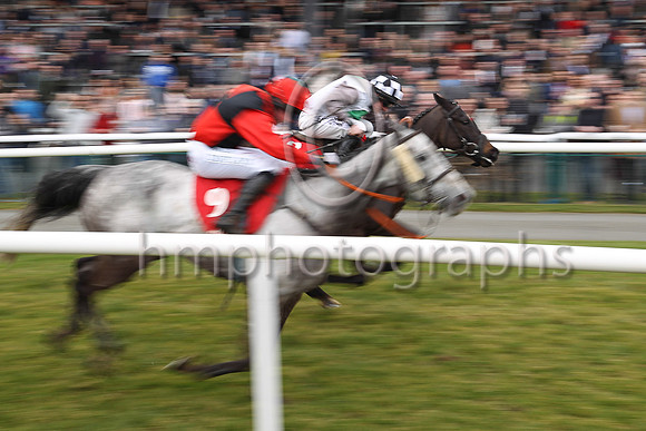 01st Shanklys Dawn and A W Short 5 ( 9 , red amd black qtrd ) Trainer - P J Rothwell , Owner - James Guilfoyle