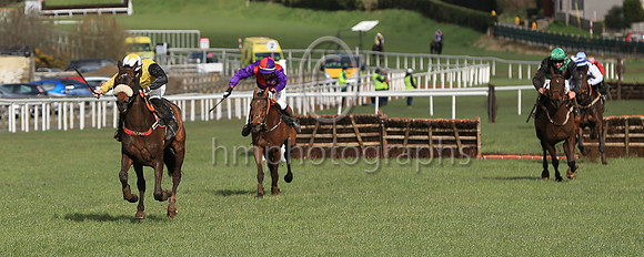 01st Ballymadun and P J O'Hanlon 2 ( 3 , black and yellow hlvd ) Trainer - D A McLoughlin , Owner - R J Sutton