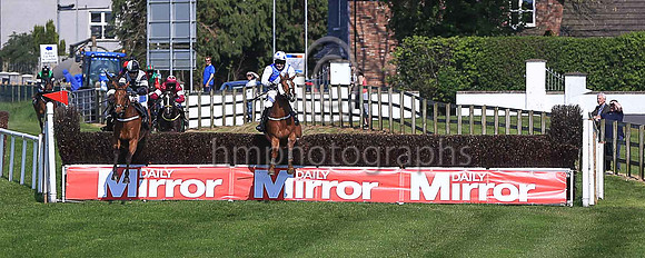 02nd Winter Lion and S W Flanagan ( 8 , royal blue, white sash ) Trainer - Matthew J Smith , Owner - B J Hooper