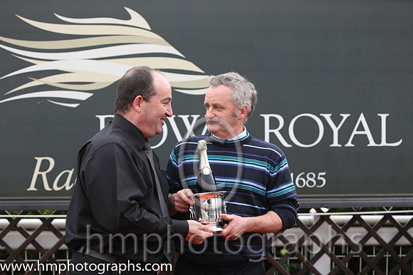 i01 Better Back Bob and G B Watters - - 01st (5 ,royal blue, white sleeves ) Trainer - N McKnight, Owner Norman McKnight