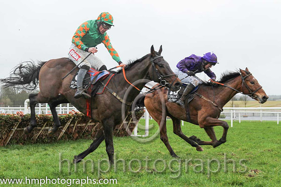 01 Gold Not Silver & D N Russell - winners (8, emerald green) &02 Court Jester & J S McGarvey - 2nd (10, purple) - CU2D0682-9