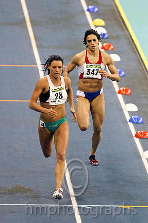 Marian Andrews (28) Togher AC Final Winner & Birsen Engin (347) Turkey 3rd in final - Women's 400m Heats -  CU2D3339-e