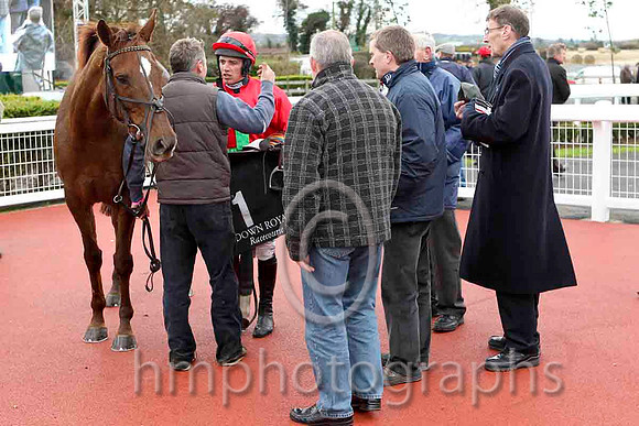 Top Madam & D J Condon - winner (1, red, emerald green cross) - CU2D4462-de2