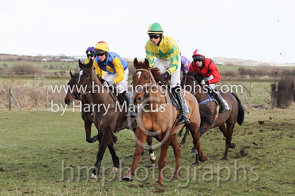 01 Muirhead  Derek O'Connor - Trainer : S R B Crawford, Blue, yellow diamond