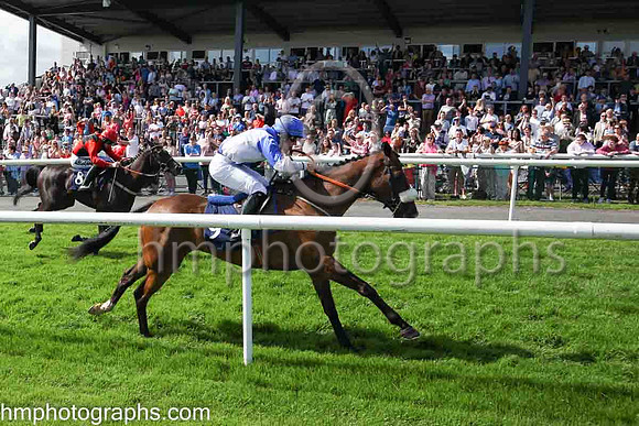 01st Typical Thomas (9 , blue, white diabolo ) Jockey: Peter Smithers7 , Trainer: James Andrew Fahey