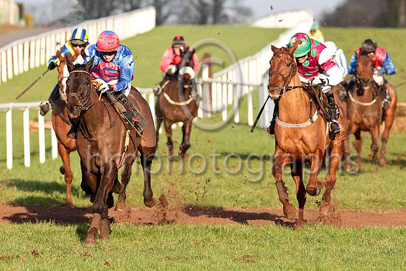 FollowMeUpToCarlow & B J Cooper (red hat) - winner - CU2D0152-e