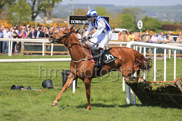 09th Comber Mill and J M Moore ( 10 , blue and white stripes ) Trainer - C A McBratney , Owner - Mrs Rose Boyd  Mrs Marie J Armstrong  James Boyce Anderson